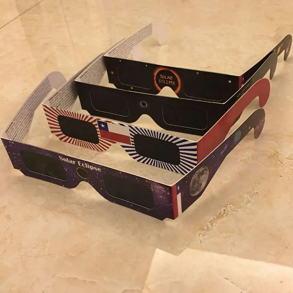 ¡Disfruta de este pack de 10 gafas solares para eclipse! Observa con seguridad y comodidad