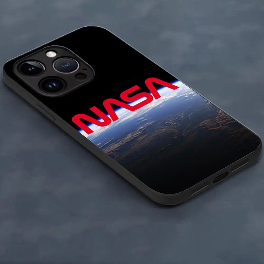 NASA Black Shield – Funda universal para iPhone con esencia cósmica