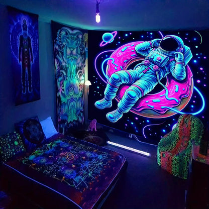 Tapiz UV de Astronauta con Donut Neón – Decoración espacial para pared, dormitorio o fiestas